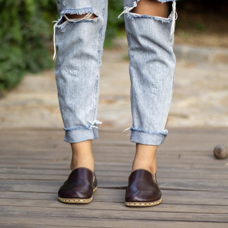 Wide Toe Leather Barefoot Shoes Women – Grounding, Copper Rivet Detail