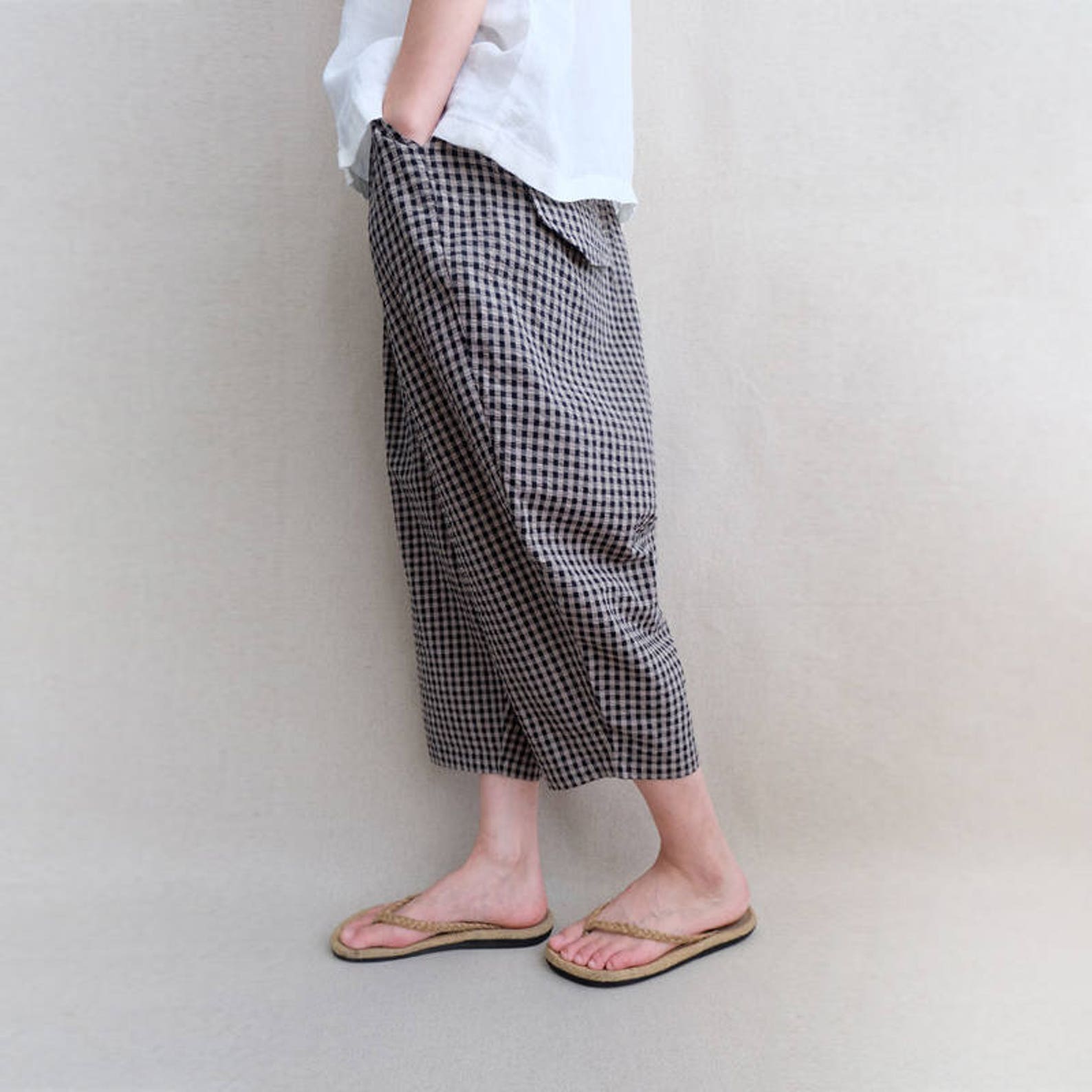 Women’s Cropped Linen Harem Pants Comfort and Style in Every Step