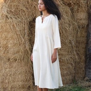 ZOE The Epitome of Effortless Elegance – Your Perfect Linen Dress for Every Occasion